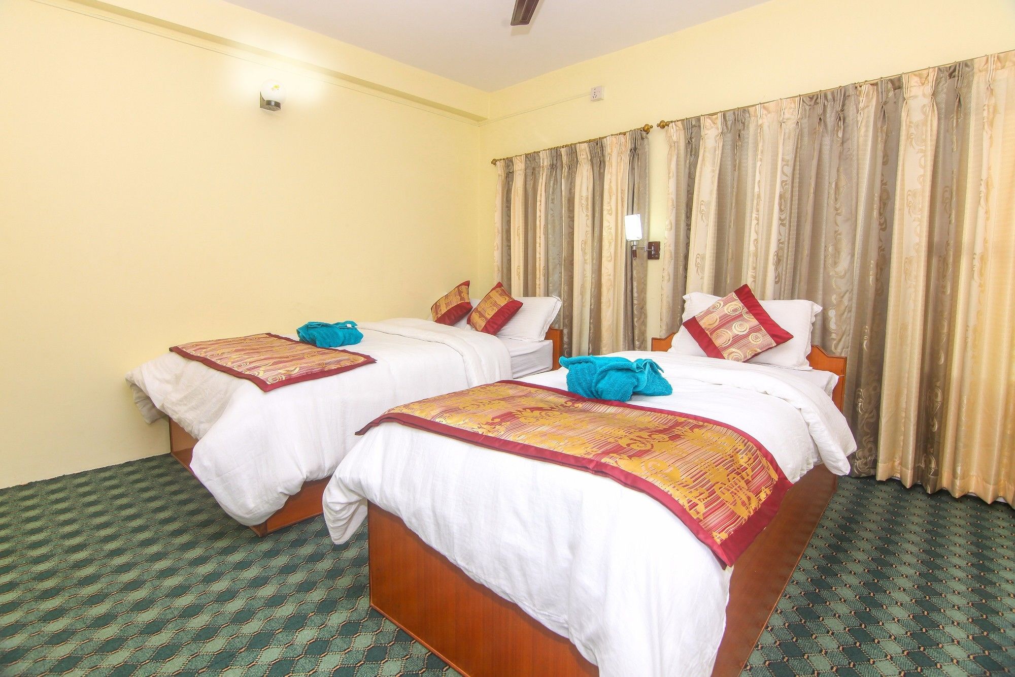 Hotel Noble Inn花椒客栈 Pokhara Exterior photo